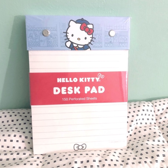 SOLD NWT Hello Kitty Desk Pad - Picture 1 of 2